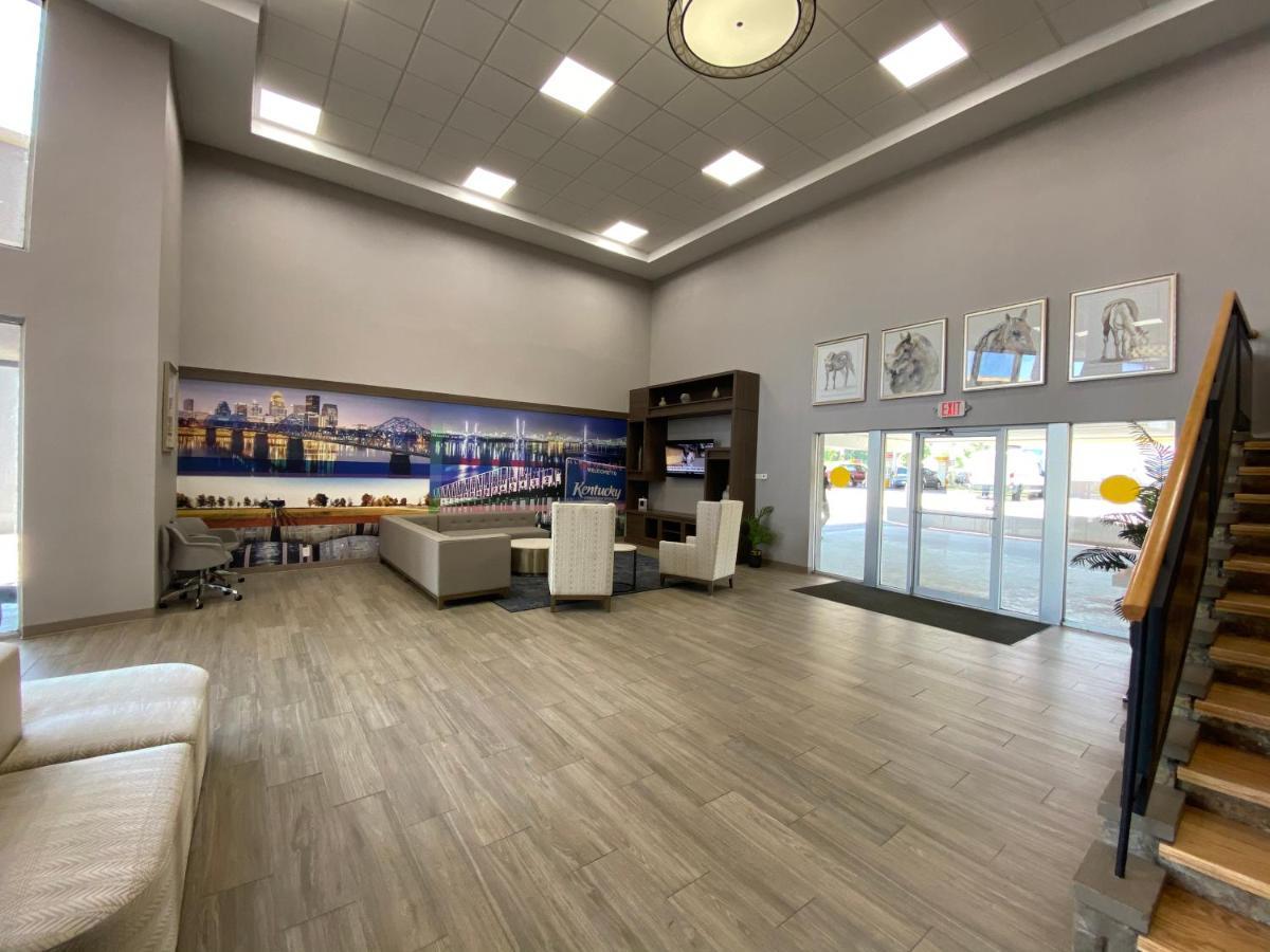 Clarion Pointe University/Expo Луисвилл Экстерьер фото